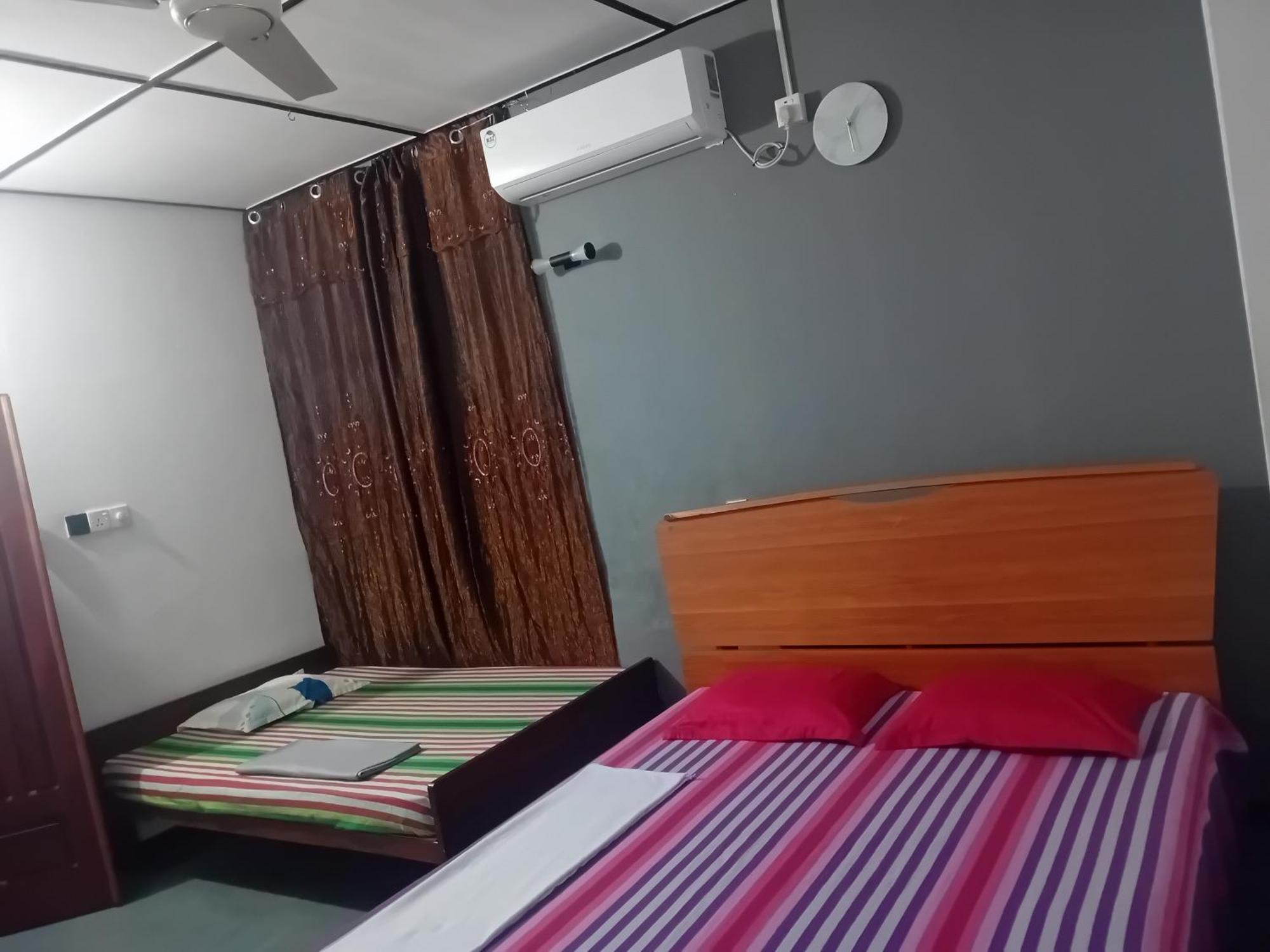 Enoch Guest House Маннар Екстер'єр фото